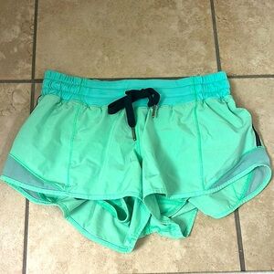 old style lululemon hotty hot shorts